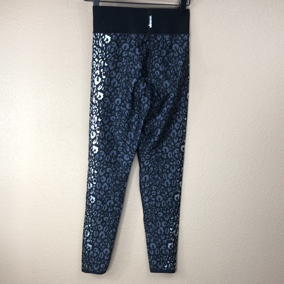 Ultracor | Black and Gray Leopard Print Leggings 25” | Womens Size Small - Picture 2 of 4